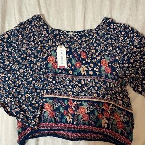 earthbound brand new top with tags! never worn! size xxl